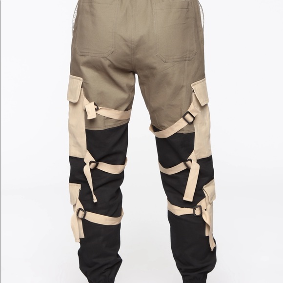 - Fashion Nova Block it Out Cargo Joggers - Picture 3 of 12